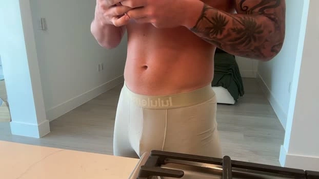 bigjonnnnnn 19-09-2026 Male ass cute Video
