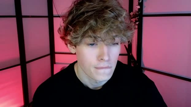 curly_twinkboy 20-09-2026 Male kissing twink Video