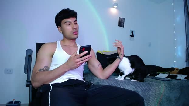 farid_24 06-10-2026 Male bicurious suckshow Video