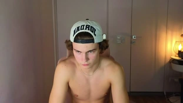 whiteskyy_ 06-10-2026 Male beauty Video Video