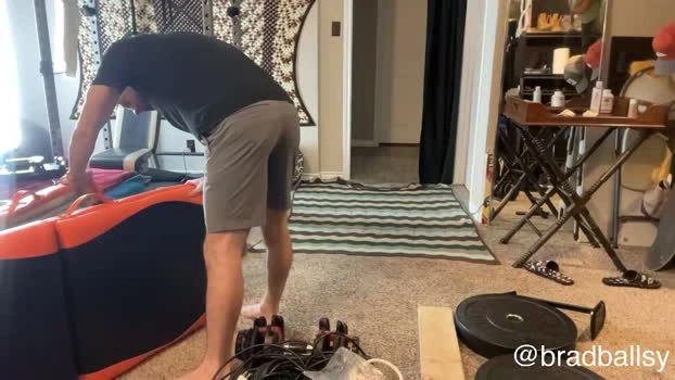 brad_bounce 26-10-2026 Male twink legs Video