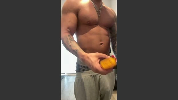 cadenhunterr 26-10-2026 Male moan striptease Video