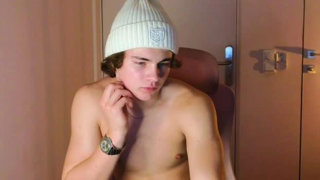 whiteskyy_ 28-10-2026 Male toys Nude Video