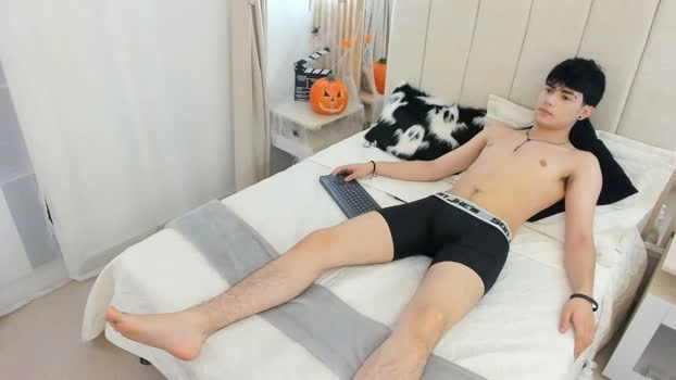 alan__brook 28-10-2026 Male Download striptease Video